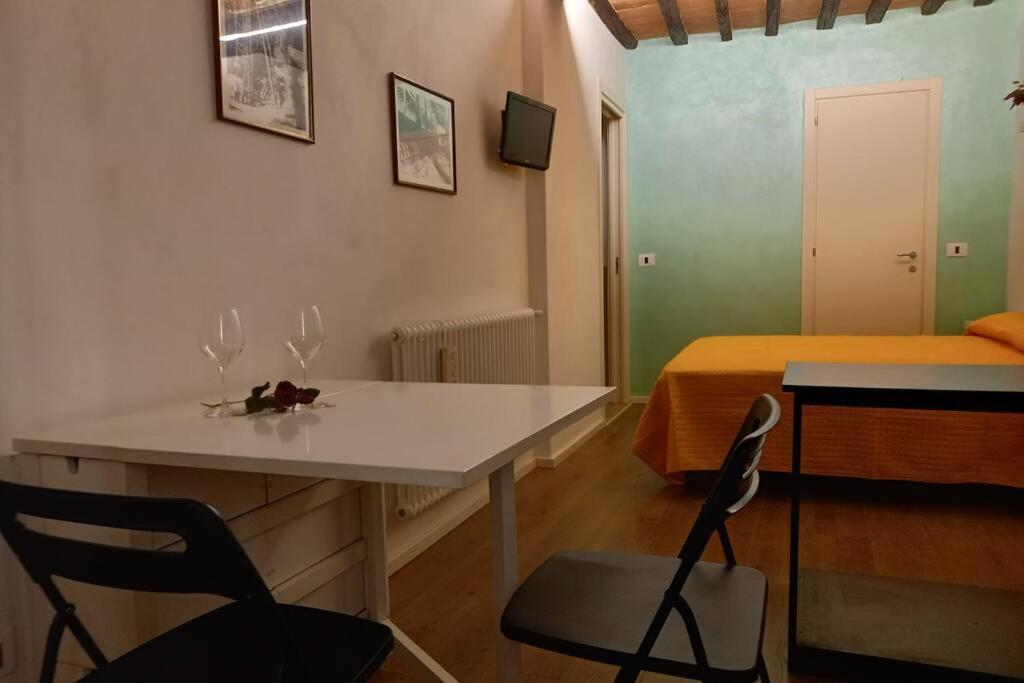 La Locanda Dei Conti, Piccolo E Confortevole Loft 锡耶纳 外观 照片