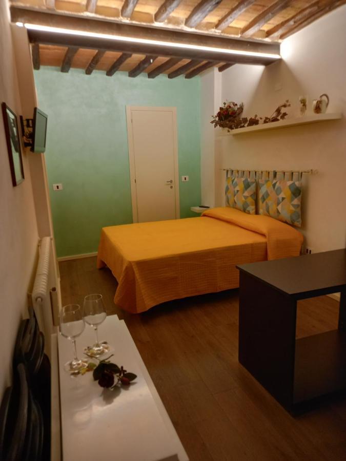 La Locanda Dei Conti, Piccolo E Confortevole Loft 锡耶纳 外观 照片
